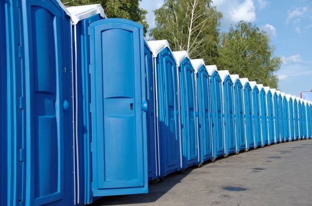 Porta potty delivery and setup in Western Lake, TX